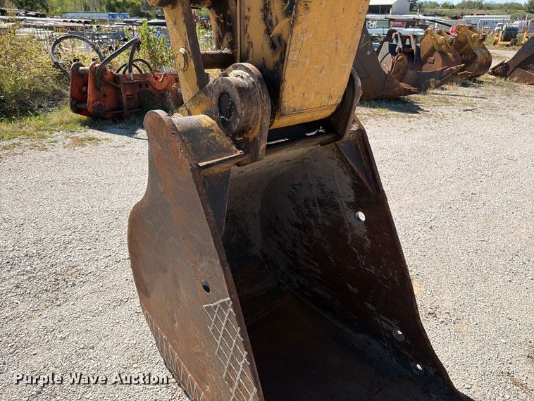 image for item FN5905 1997 Caterpillar 322BL excavator