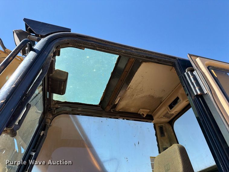 image for item FN5905 1997 Caterpillar 322BL excavator