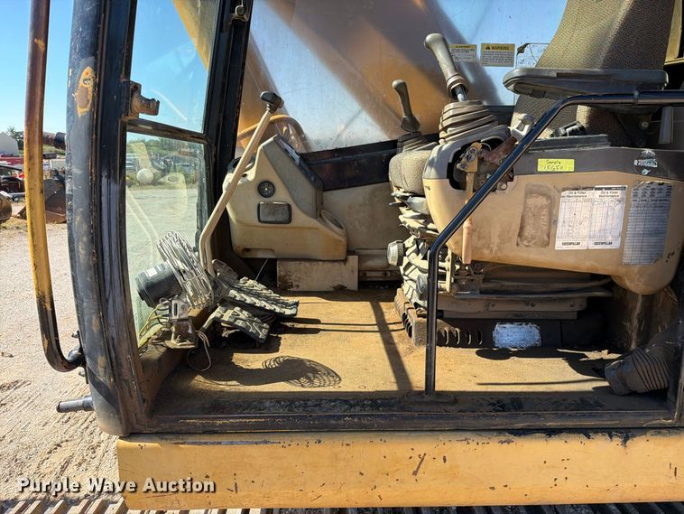 image for item FN5905 1997 Caterpillar 322BL excavator