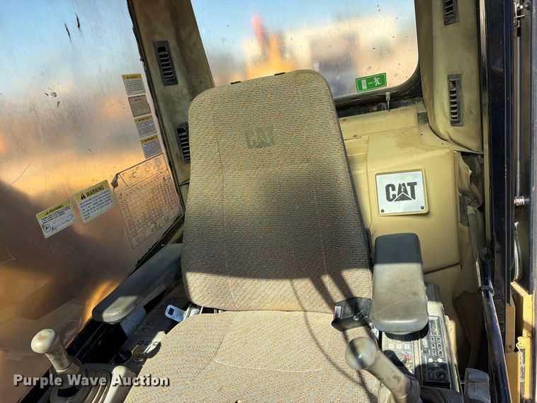 image for item FN5905 1997 Caterpillar 322BL excavator