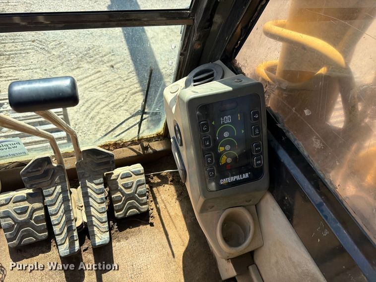 image for item FN5905 1997 Caterpillar 322BL excavator
