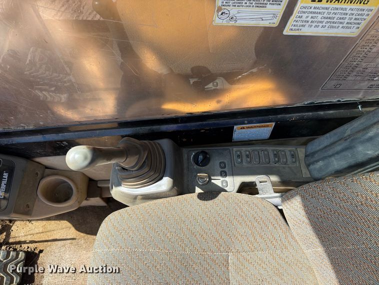 image for item FN5905 1997 Caterpillar 322BL excavator