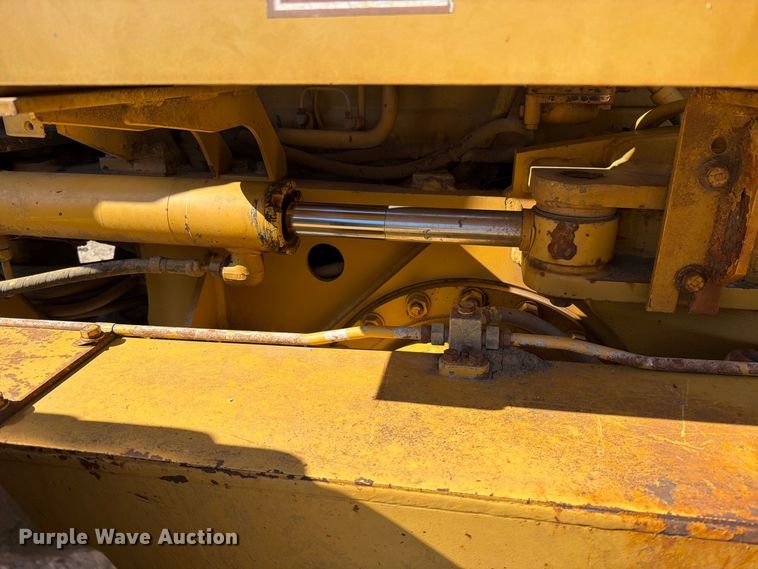 image for item FN5907 1994 Caterpillar 140G motor grader