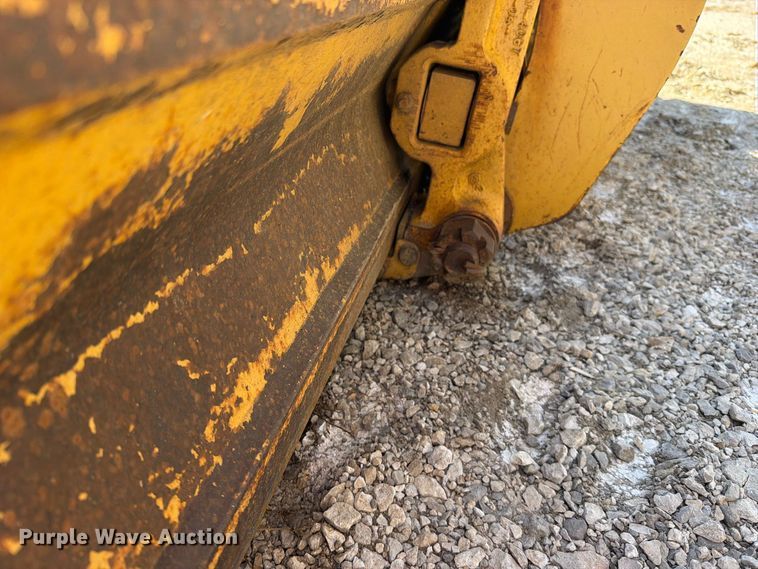 image for item FN5907 1994 Caterpillar 140G motor grader