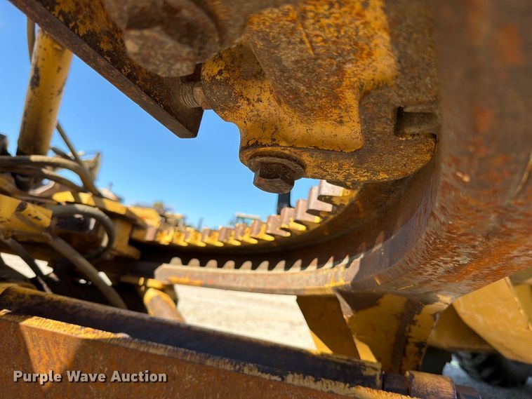 image for item FN5907 1994 Caterpillar 140G motor grader