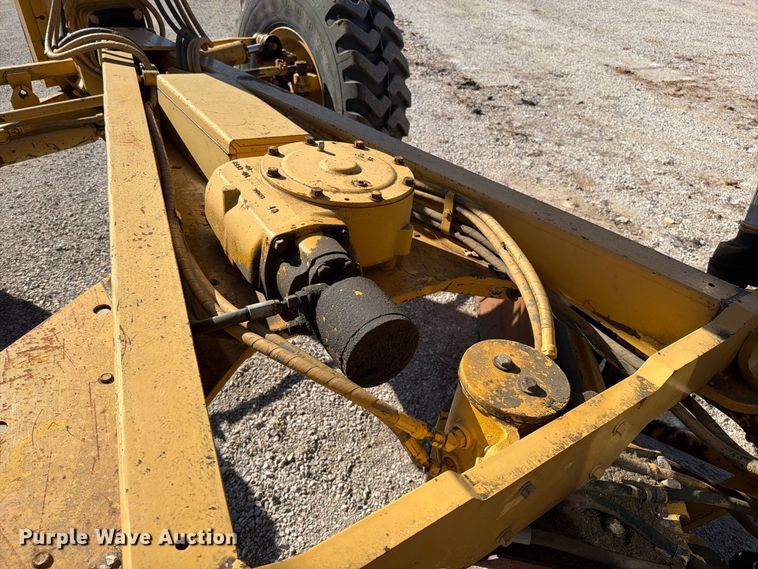 image for item FN5907 1994 Caterpillar 140G motor grader