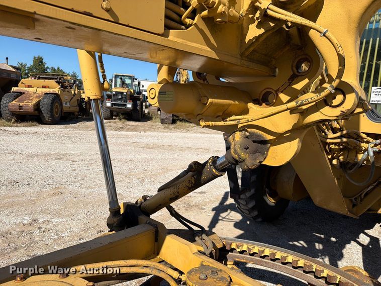 image for item FN5907 1994 Caterpillar 140G motor grader