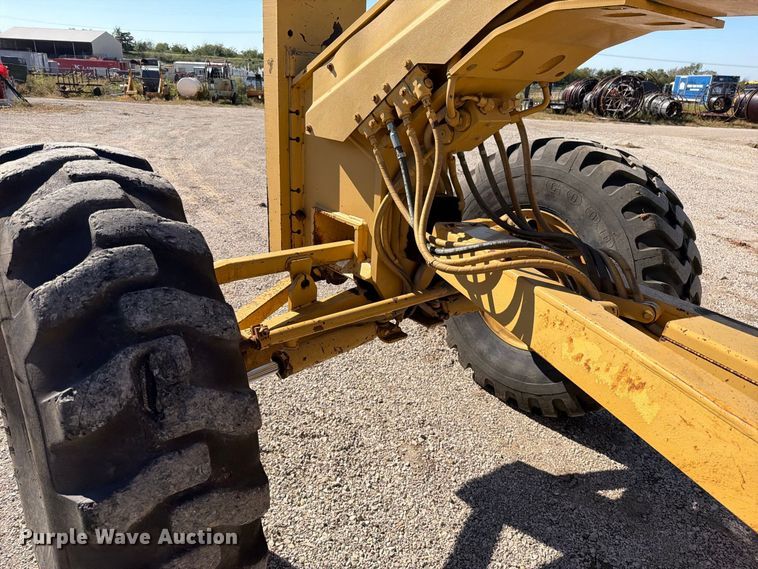 image for item FN5907 1994 Caterpillar 140G motor grader