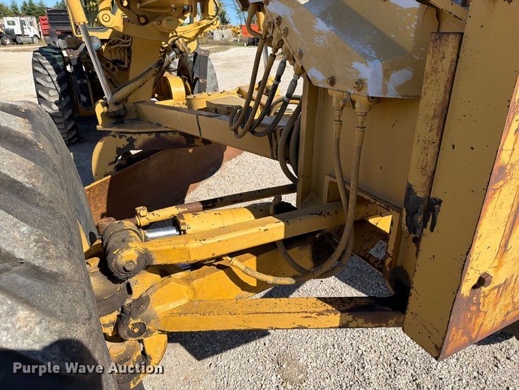 image for item FN5907 1994 Caterpillar 140G motor grader