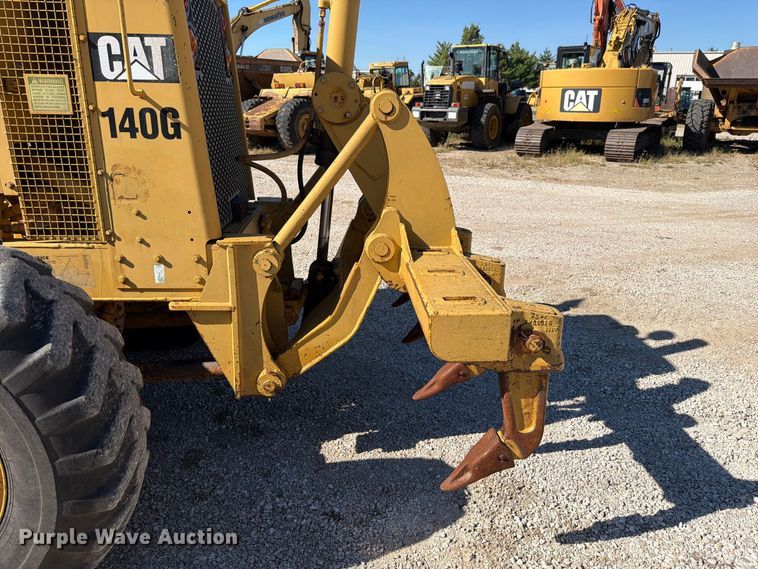 image for item FN5907 1994 Caterpillar 140G motor grader