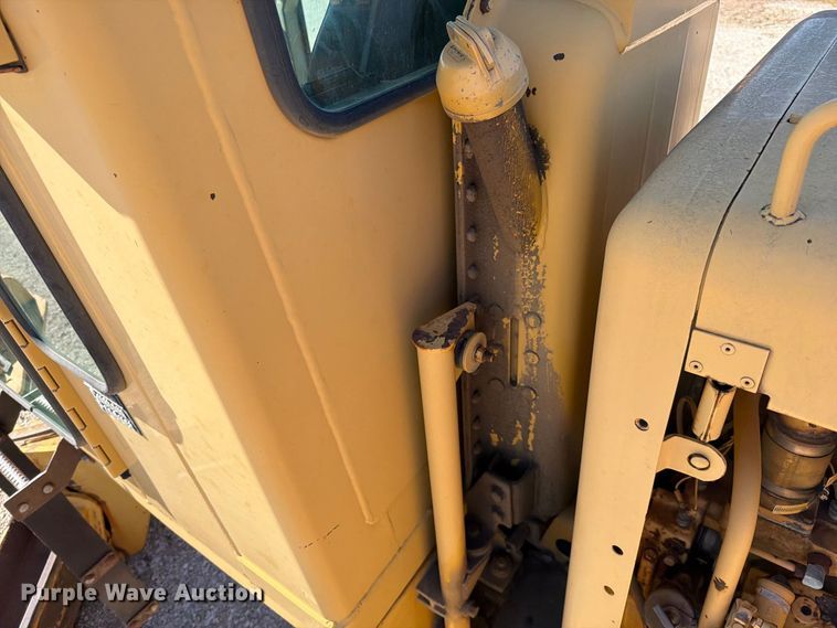 image for item FN5907 1994 Caterpillar 140G motor grader