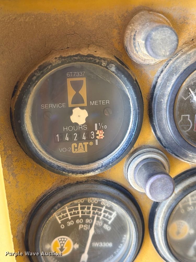 image for item FN5907 1994 Caterpillar 140G motor grader
