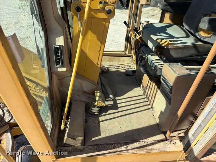 image for item FN5907 1994 Caterpillar 140G motor grader