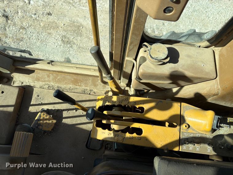 image for item FN5907 1994 Caterpillar 140G motor grader