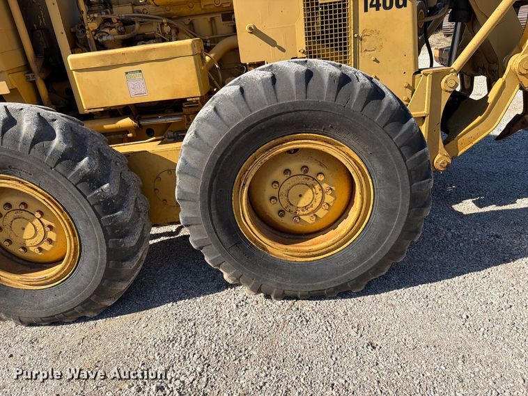 image for item FN5907 1994 Caterpillar 140G motor grader