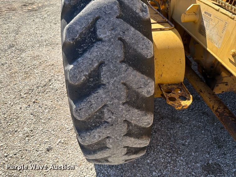 image for item FN5907 1994 Caterpillar 140G motor grader