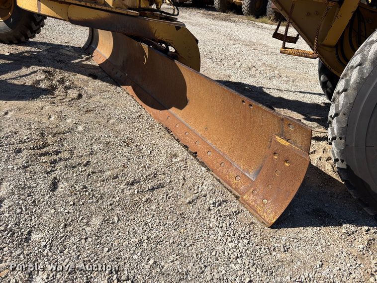 image for item FN5908 1987 Caterpillar 140G motor grader