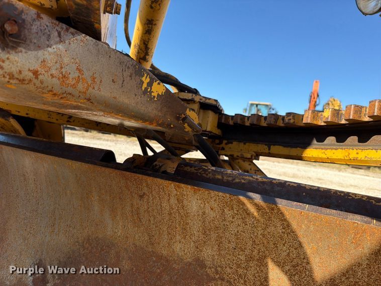 image for item FN5908 1987 Caterpillar 140G motor grader