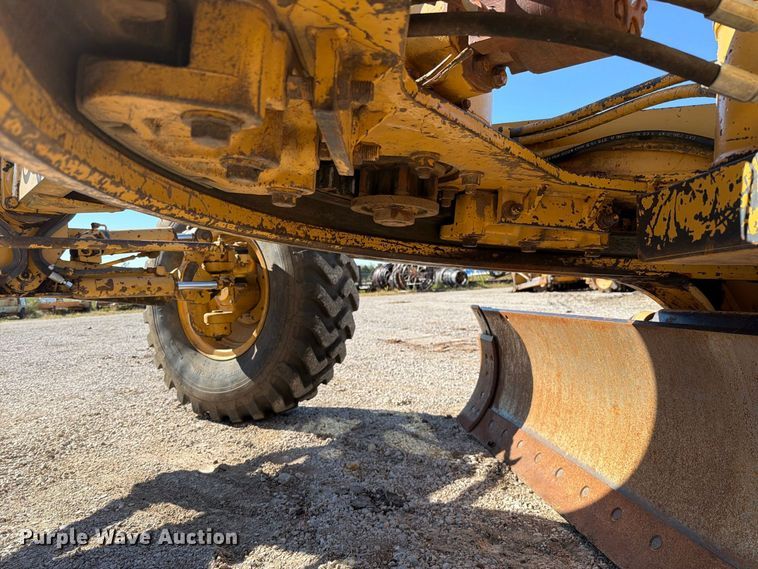 image for item FN5908 1987 Caterpillar 140G motor grader