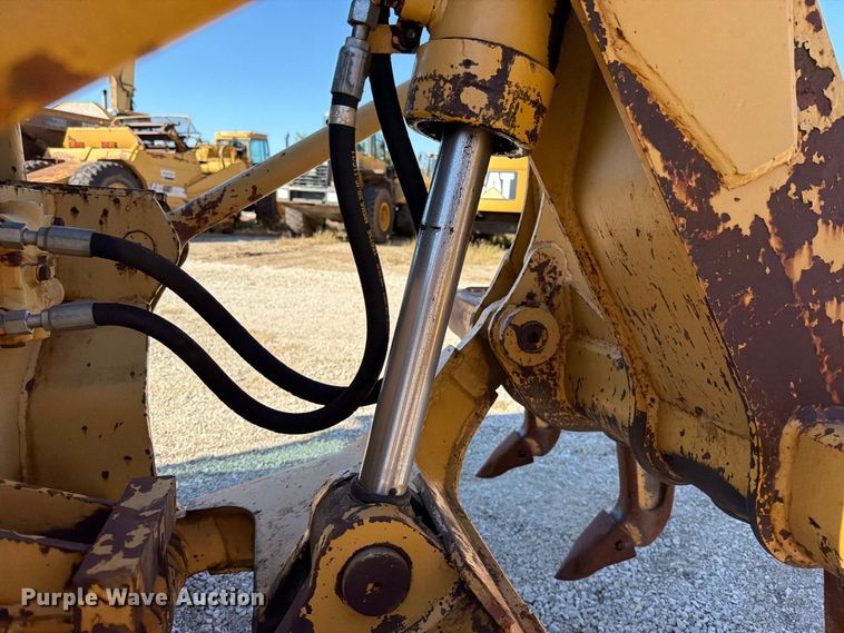 image for item FN5908 1987 Caterpillar 140G motor grader