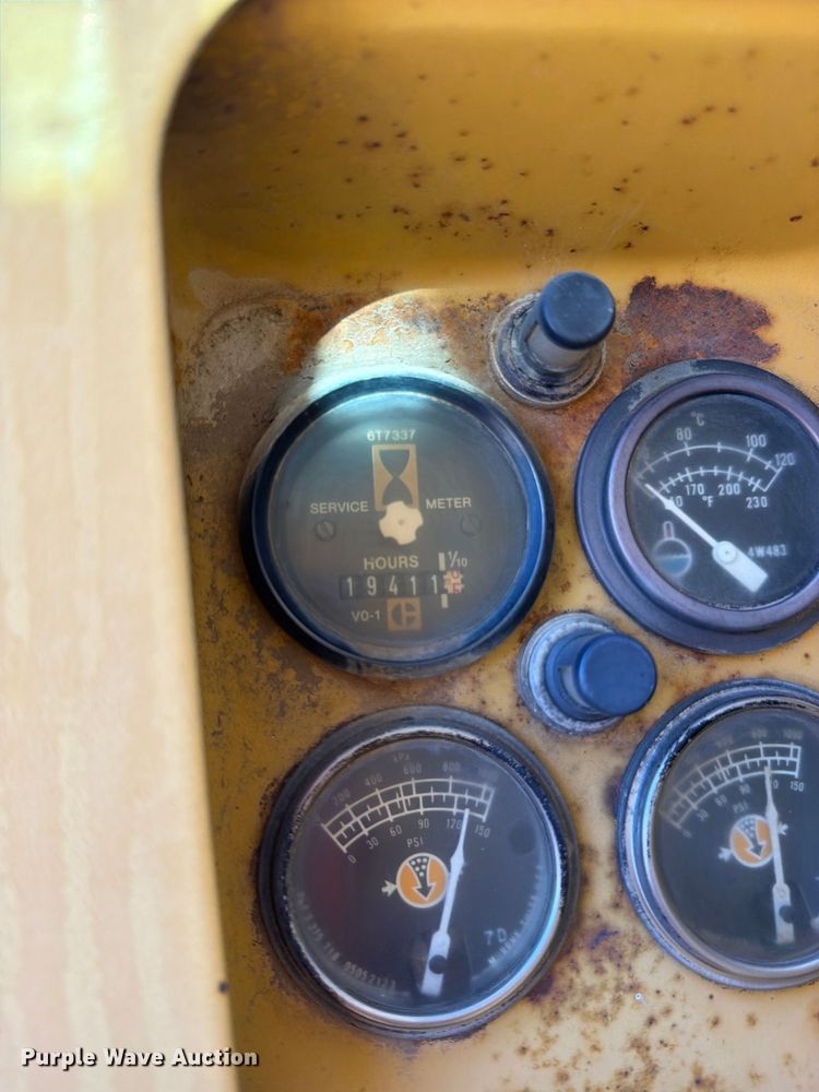 image for item FN5908 1987 Caterpillar 140G motor grader