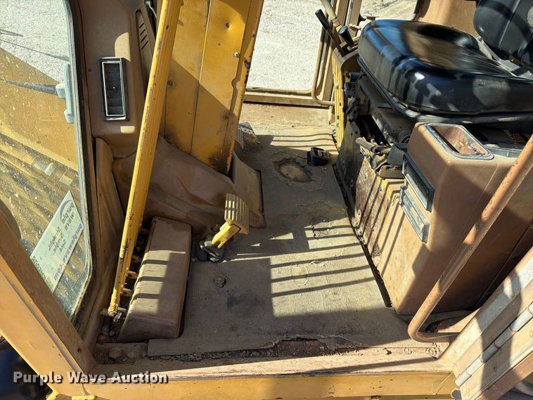 image for item FN5908 1987 Caterpillar 140G motor grader