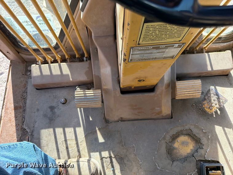 image for item FN5908 1987 Caterpillar 140G motor grader