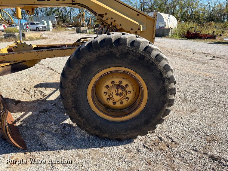 image for item FN5908 1987 Caterpillar 140G motor grader