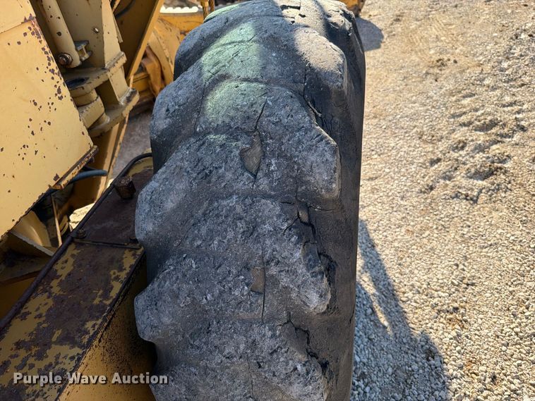 image for item FN5908 1987 Caterpillar 140G motor grader