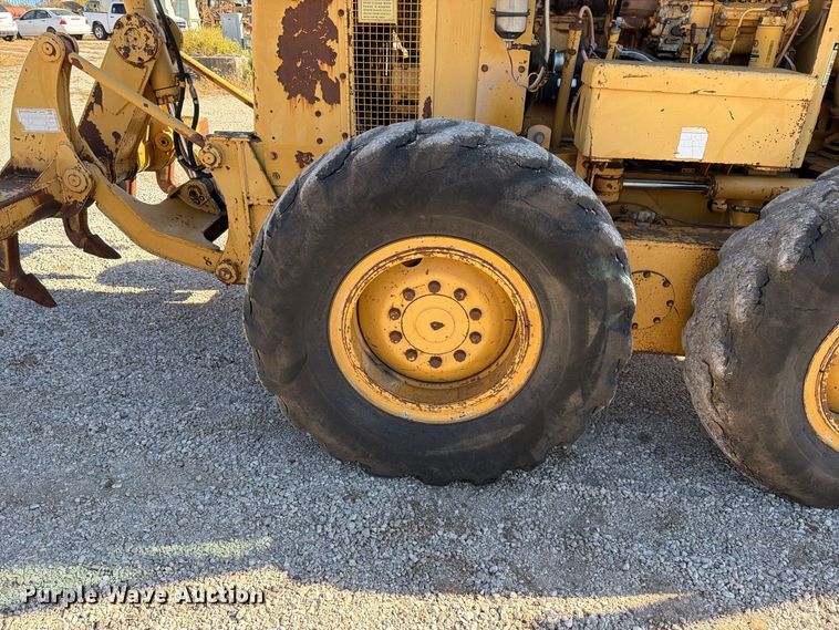 image for item FN5908 1987 Caterpillar 140G motor grader