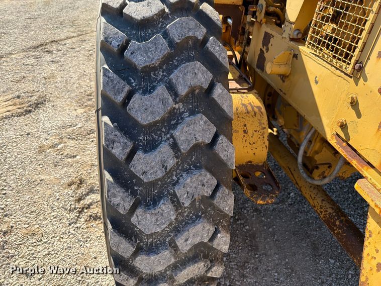 image for item FN5908 1987 Caterpillar 140G motor grader