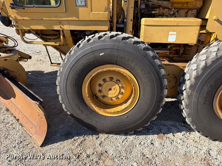 image for item FN5908 1987 Caterpillar 140G motor grader