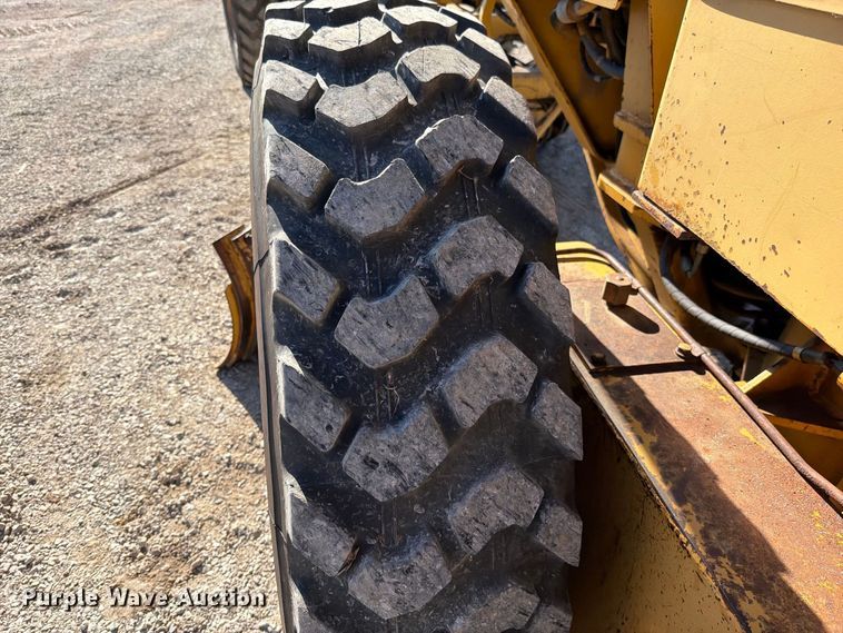 image for item FN5908 1987 Caterpillar 140G motor grader
