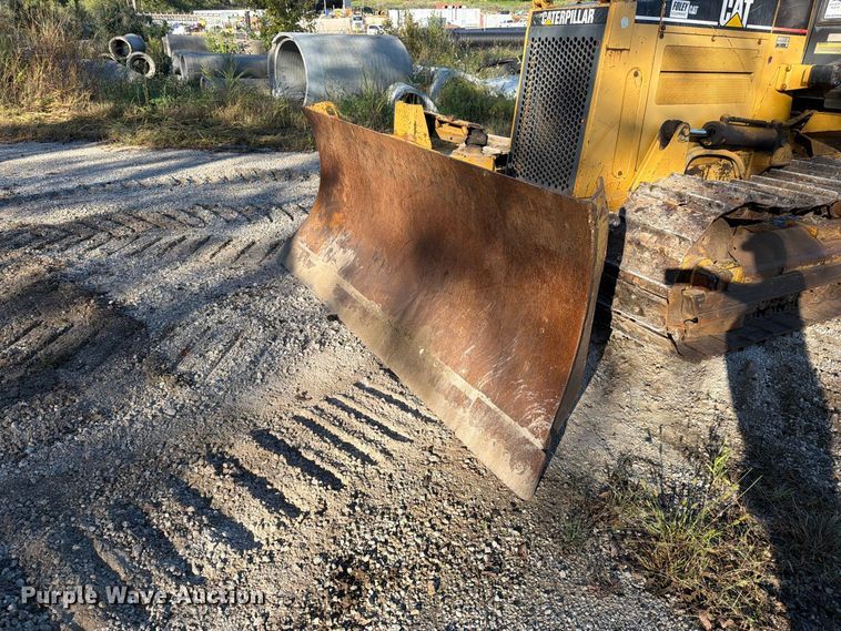 image for item FN5909 2000 Caterpillar D5C dozer