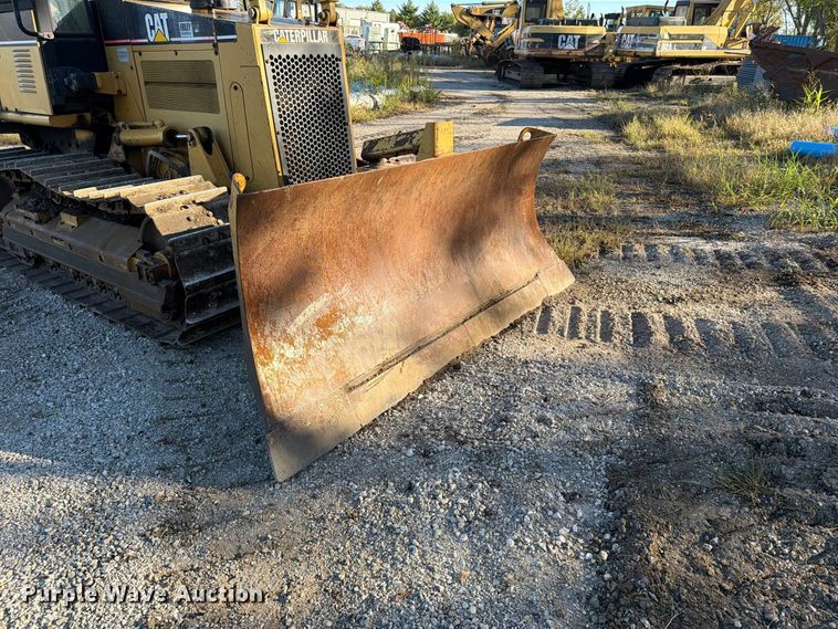 image for item FN5909 2000 Caterpillar D5C dozer