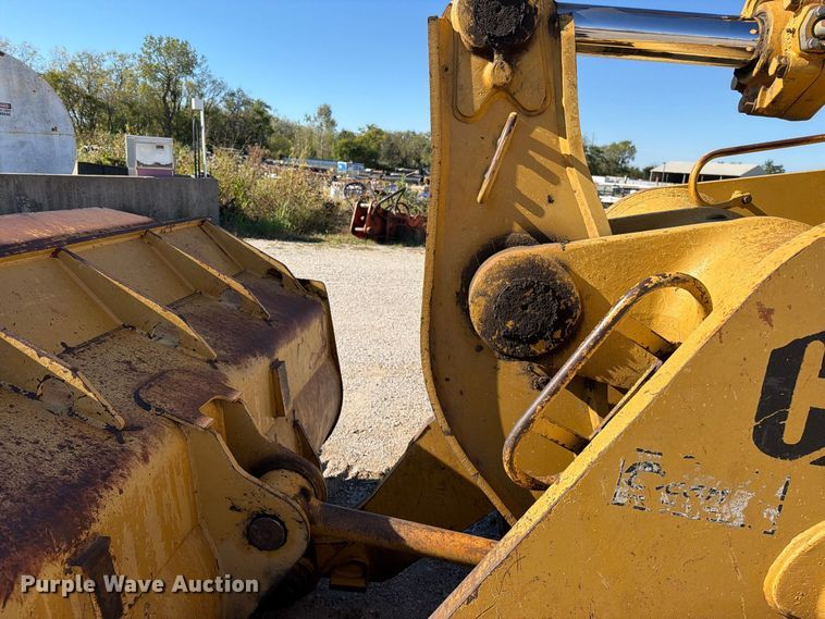 image for item FN5910 1995 Caterpillar 963B dozer