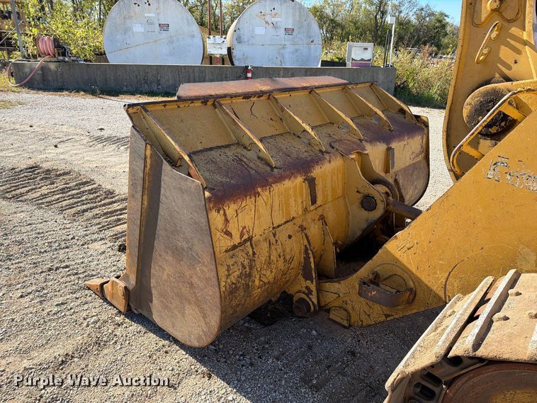 image for item FN5910 1995 Caterpillar 963B dozer