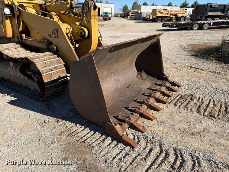 image for item FN5910 1995 Caterpillar 963B dozer