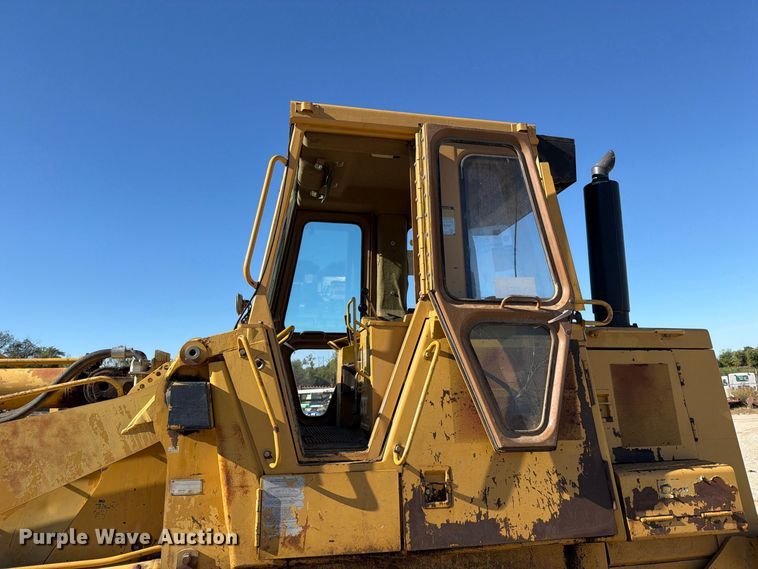 image for item FN5910 1995 Caterpillar 963B dozer