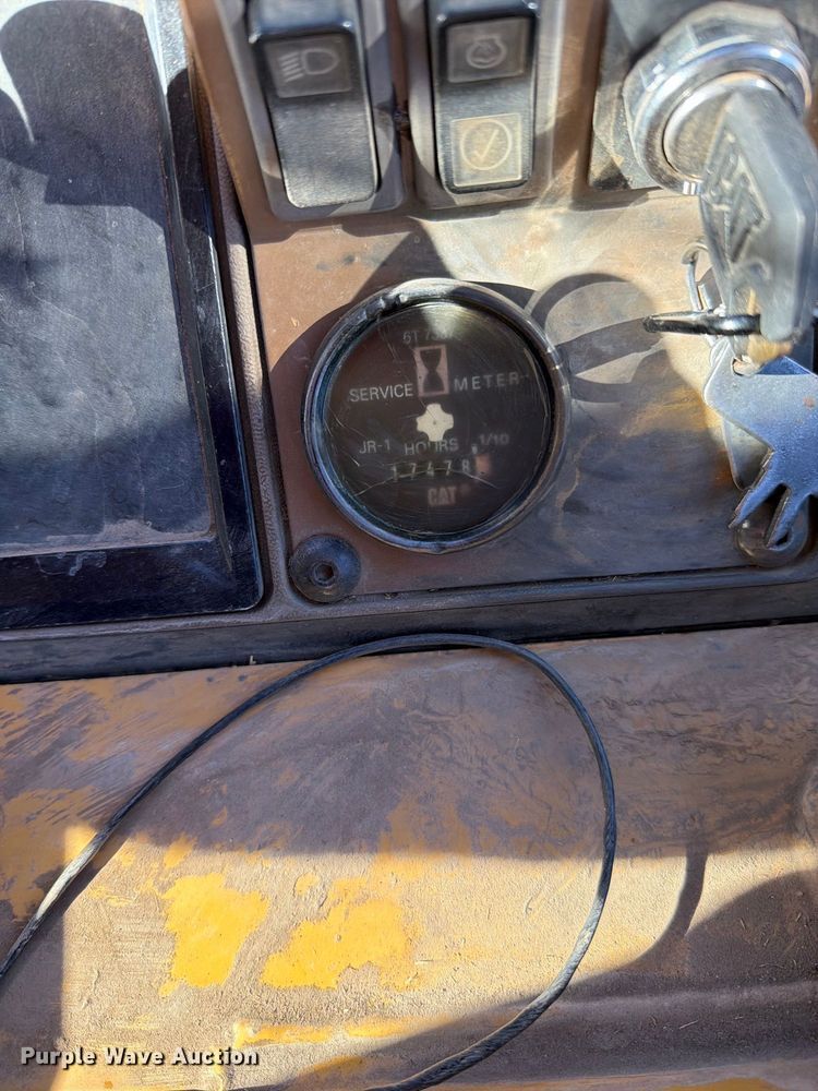 image for item FN5910 1995 Caterpillar 963B dozer