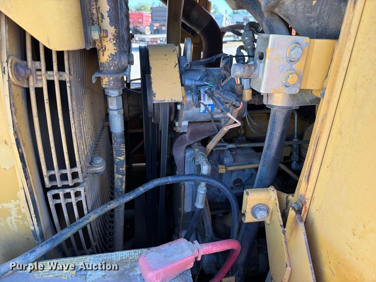 image for item FN5910 1995 Caterpillar 963B dozer