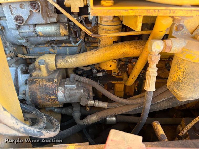image for item FN5910 1995 Caterpillar 963B dozer