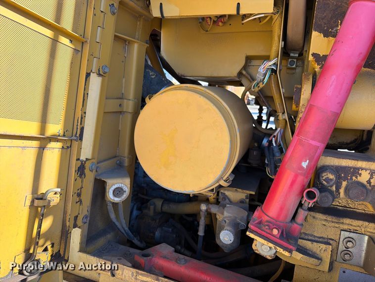 image for item FN5910 1995 Caterpillar 963B dozer