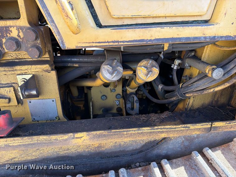 image for item FN5910 1995 Caterpillar 963B dozer