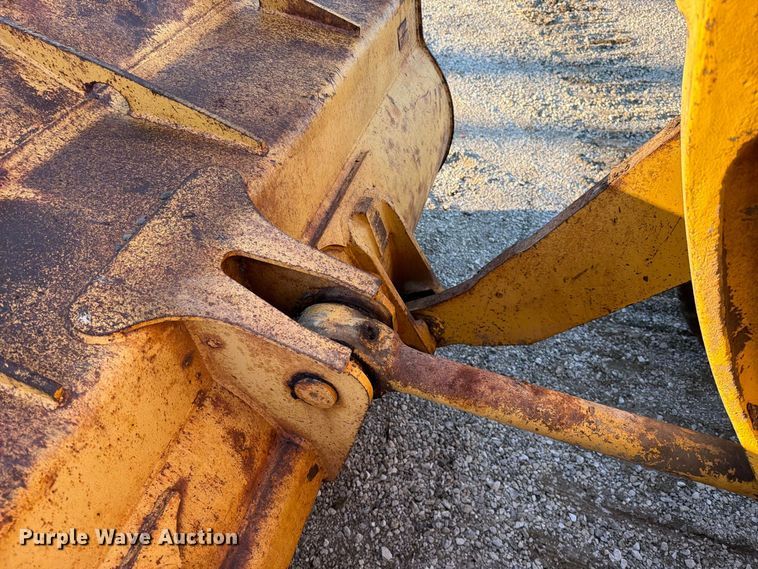 image for item FN5911 1985 Caterpillar 926 wheel loader