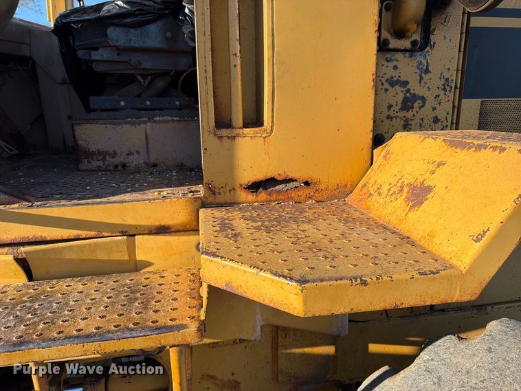 image for item FN5911 1985 Caterpillar 926 wheel loader