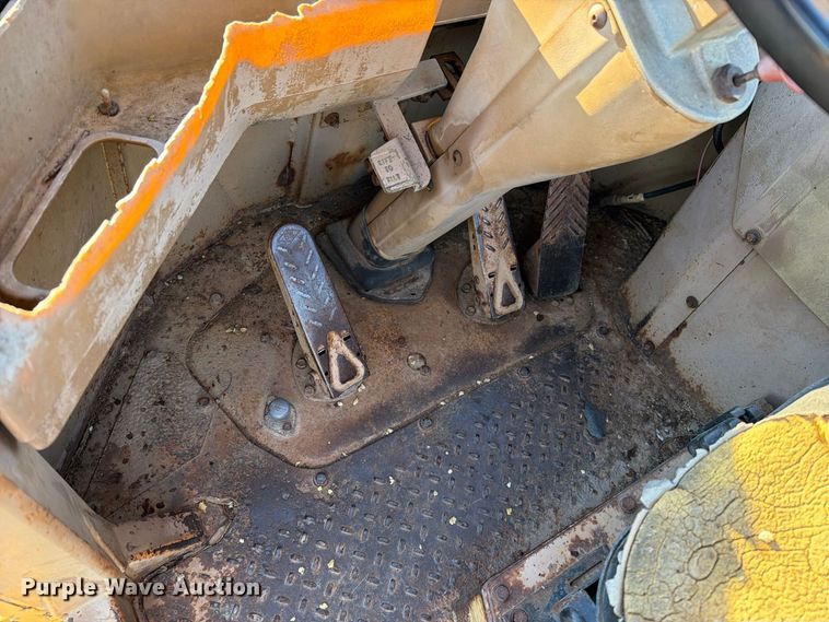 image for item FN5911 1985 Caterpillar 926 wheel loader