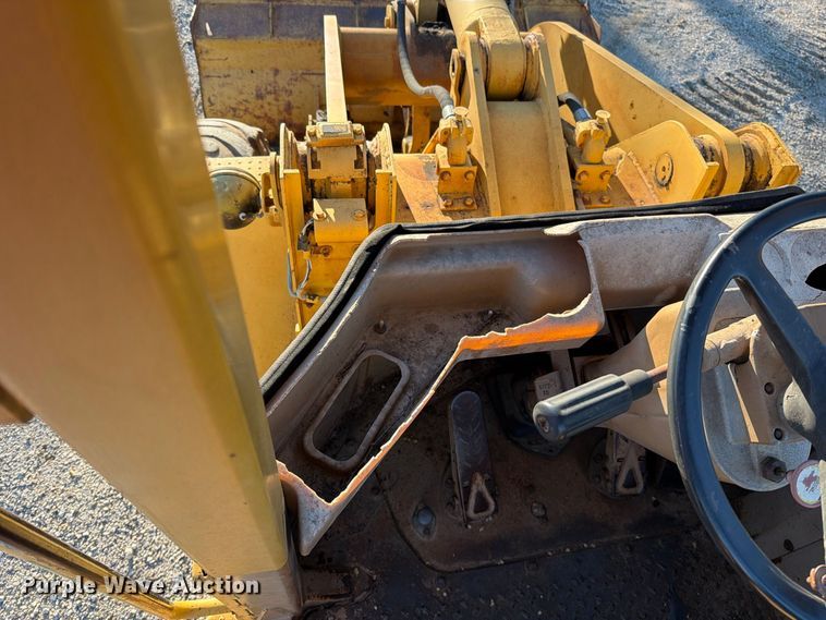 image for item FN5911 1985 Caterpillar 926 wheel loader