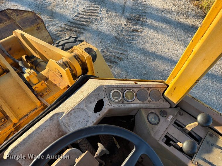 image for item FN5911 1985 Caterpillar 926 wheel loader