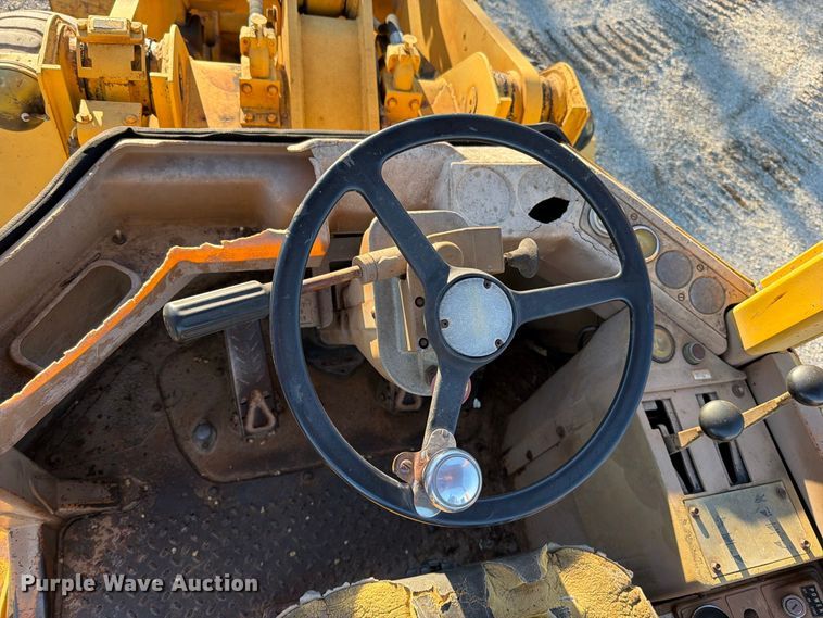 image for item FN5911 1985 Caterpillar 926 wheel loader